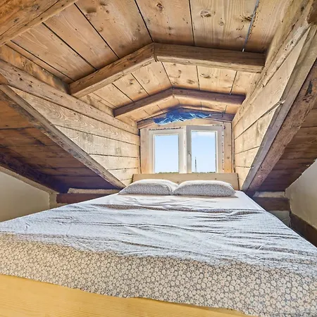 Wood Sunshine Holiday * Cres